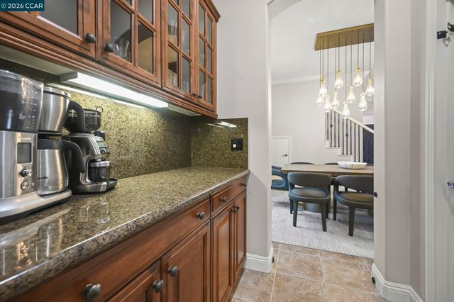 400 Marsanne Ct, Danville, CA 94506