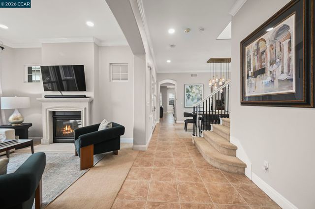 400 Marsanne Ct, Danville, CA 94506