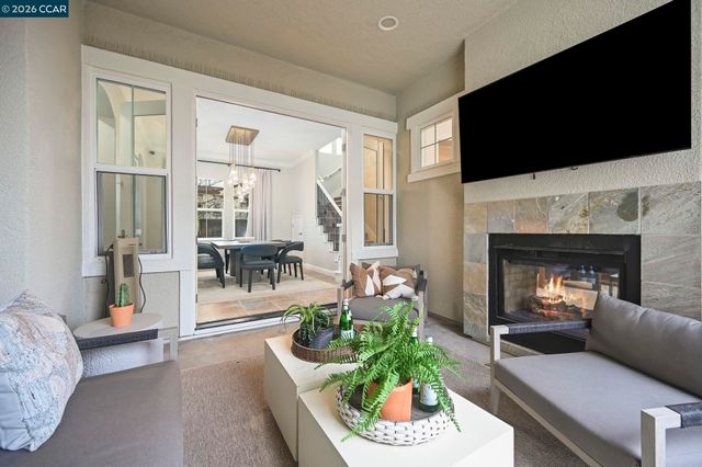 400 Marsanne Ct, Danville, CA 94506