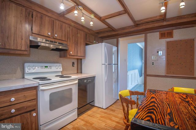 2511 CROSSGATES DR, Wilmington, DE 19808