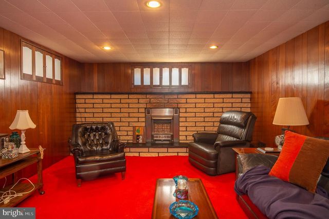 2511 CROSSGATES DR, Wilmington, DE 19808