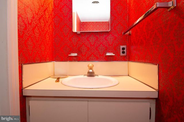 2511 CROSSGATES DR, Wilmington, DE 19808