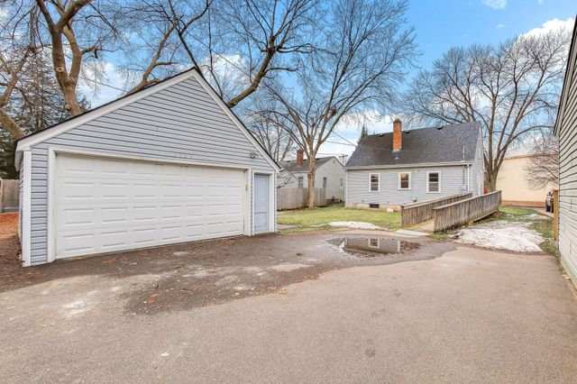 2937 Idaho Avenue S, Saint Louis Park, MN 55426