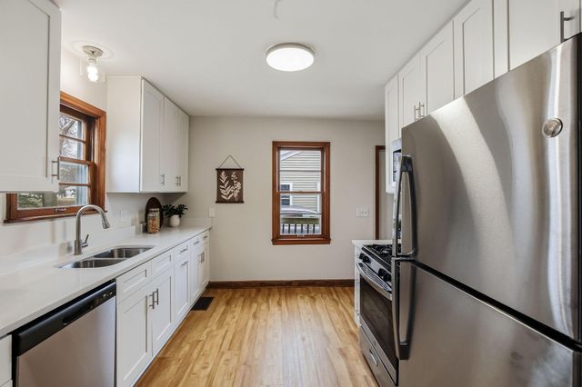 2937 Idaho Avenue S, Saint Louis Park, MN 55426