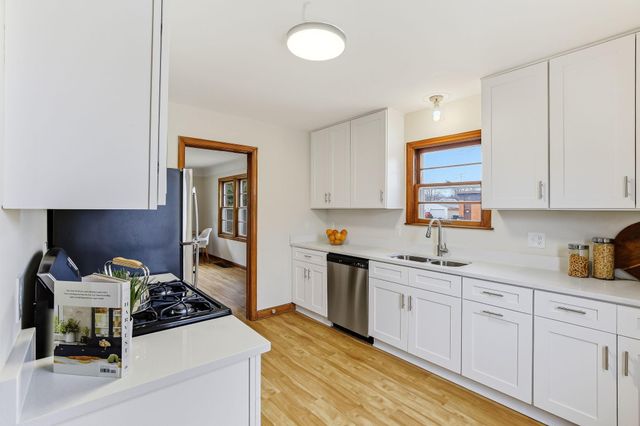 2937 Idaho Avenue S, Saint Louis Park, MN 55426