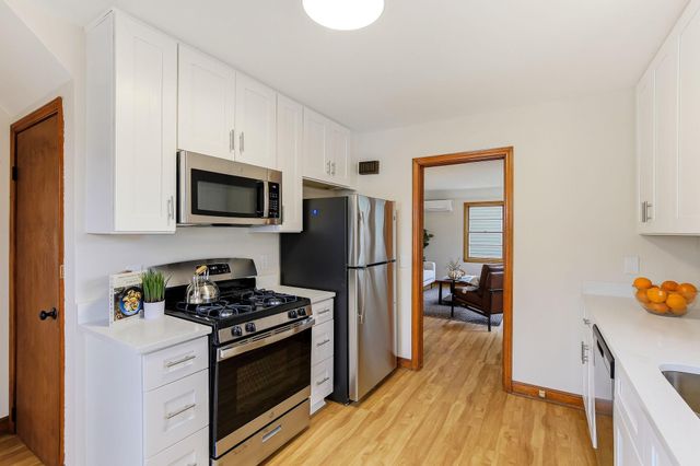 2937 Idaho Avenue S, Saint Louis Park, MN 55426