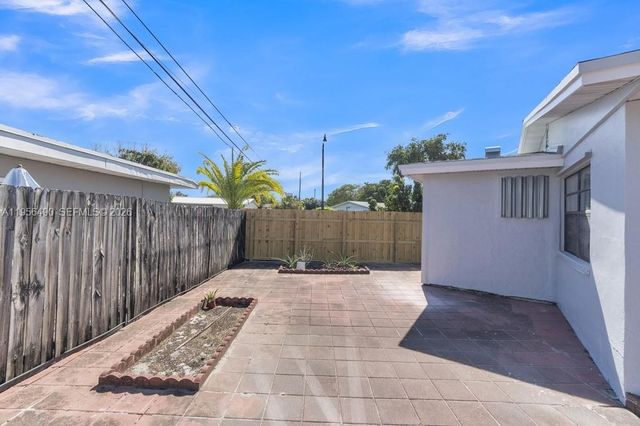 1101 NE 24th Ct, Pompano Beach, FL 33064