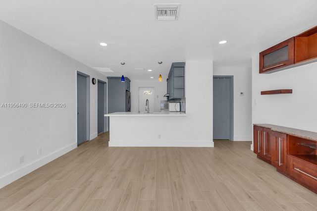 1101 NE 24th Ct, Pompano Beach, FL 33064