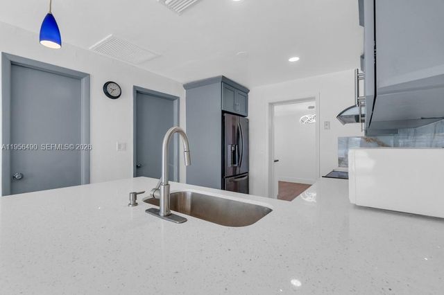 1101 NE 24th Ct, Pompano Beach, FL 33064