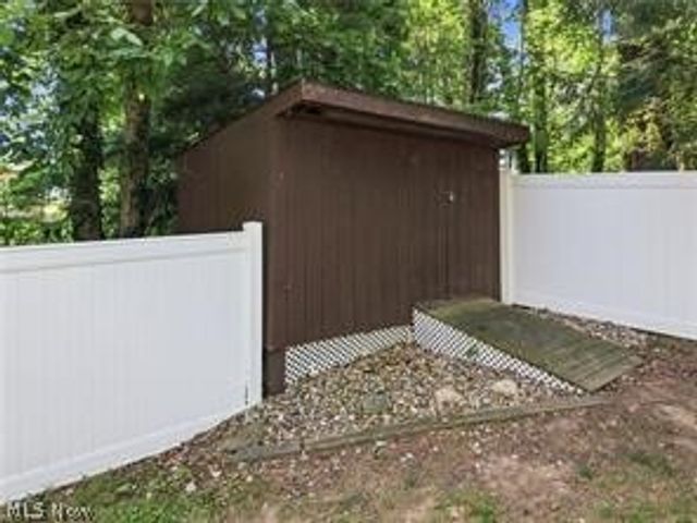 6226 Woodmoor Avenue NW, Canton, OH 44718