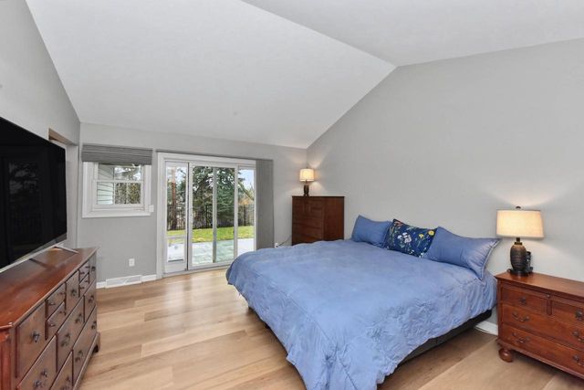 312 Manchester DRIVE, Waukesha, WI 53188