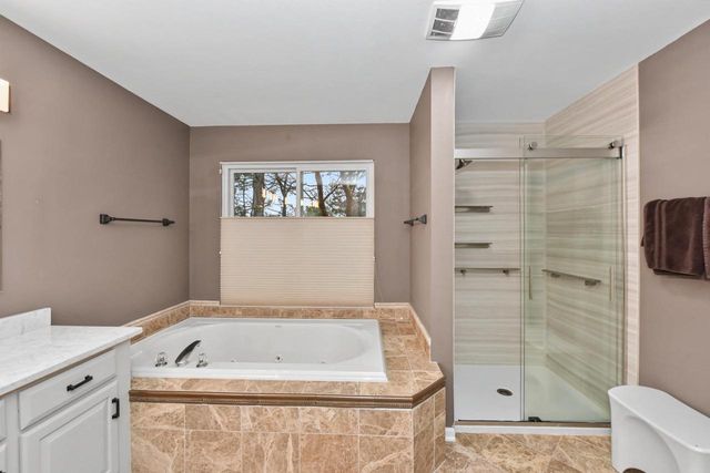 312 Manchester DRIVE, Waukesha, WI 53188