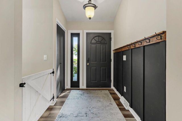 2919 Dolomite Springs Circle, Blue Mounds, WI 53517