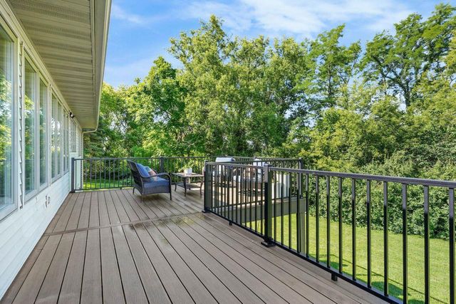 2919 Dolomite Springs Circle, Blue Mounds, WI 53517