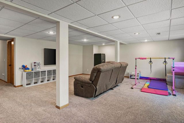 2919 Dolomite Springs Circle, Blue Mounds, WI 53517