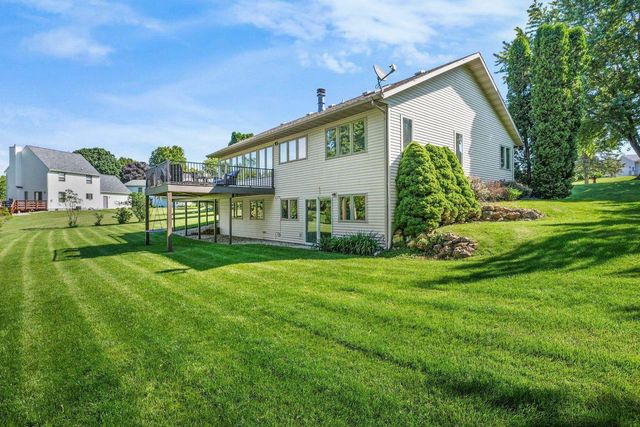 2919 Dolomite Springs Circle, Blue Mounds, WI 53517