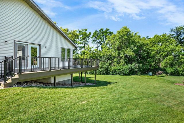 2919 Dolomite Springs Circle, Blue Mounds, WI 53517