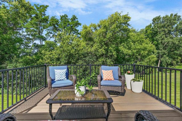 2919 Dolomite Springs Circle, Blue Mounds, WI 53517
