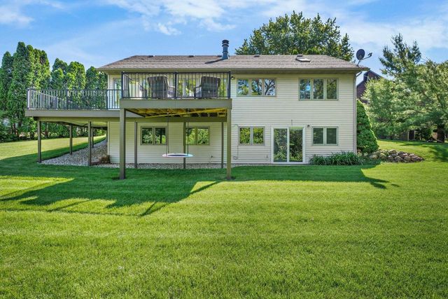 2919 Dolomite Springs Circle, Blue Mounds, WI 53517