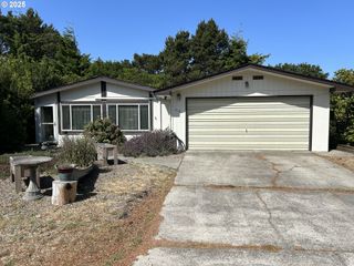 1601 RHODODENDRON Dr 518, Florence, OR 97439