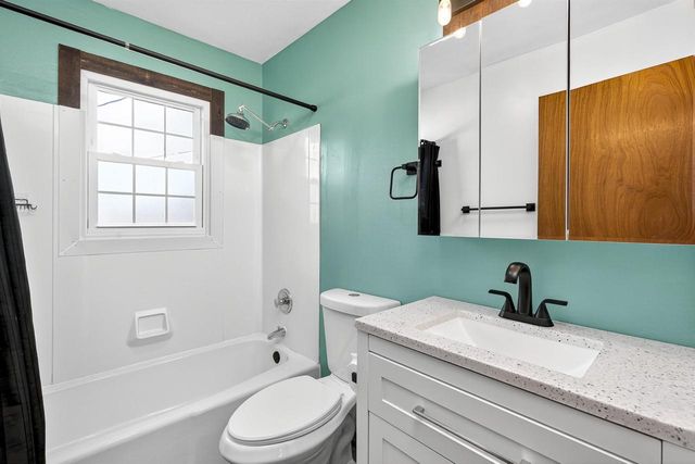 1200 W BELL AVENUE, Appleton, WI 54914