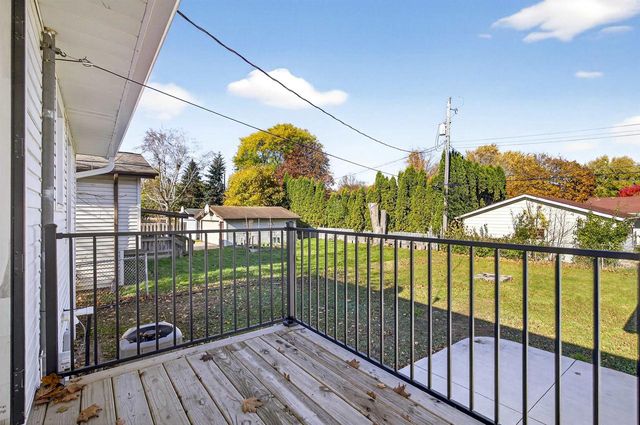 1200 W BELL AVENUE, Appleton, WI 54914