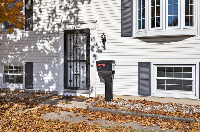 1200 W BELL AVENUE, Appleton, WI 54914