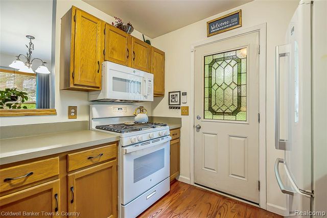 411 Springwell Lane, Howell, MI 48843