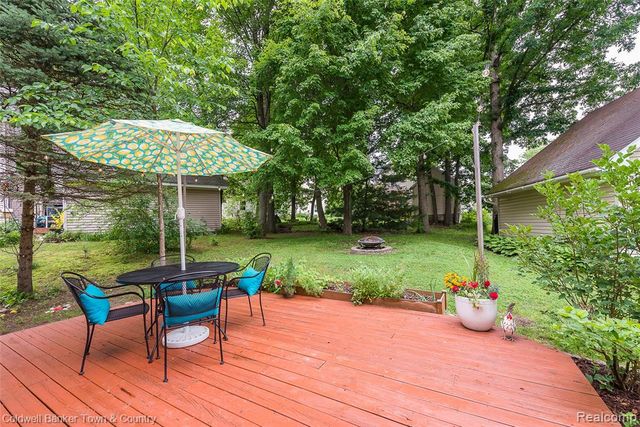 411 Springwell Lane, Howell, MI 48843