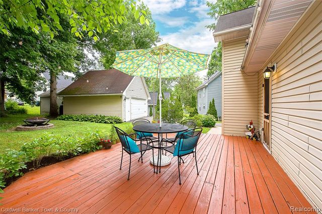 411 Springwell Lane, Howell, MI 48843