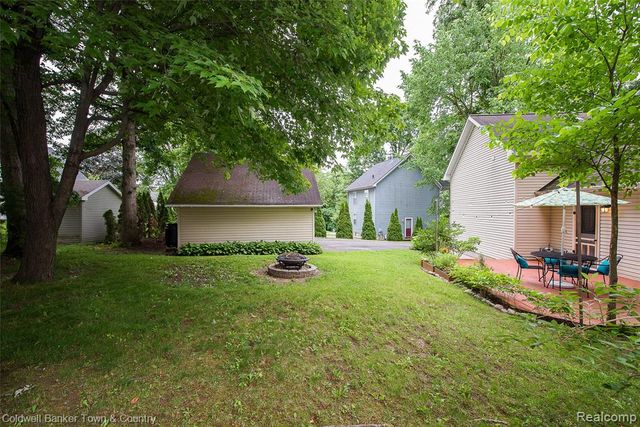 411 Springwell Lane, Howell, MI 48843