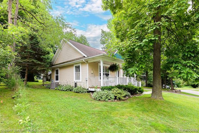 411 Springwell Lane, Howell, MI 48843