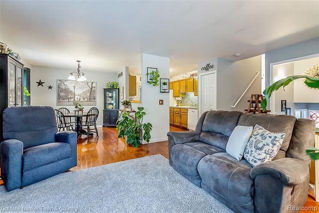 411 Springwell Lane, Howell, MI 48843