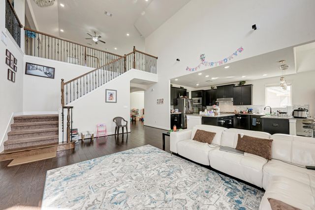 5304 Cipriano DR, Austin, TX 78738