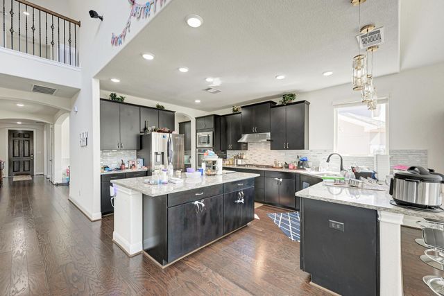 5304 Cipriano DR, Austin, TX 78738