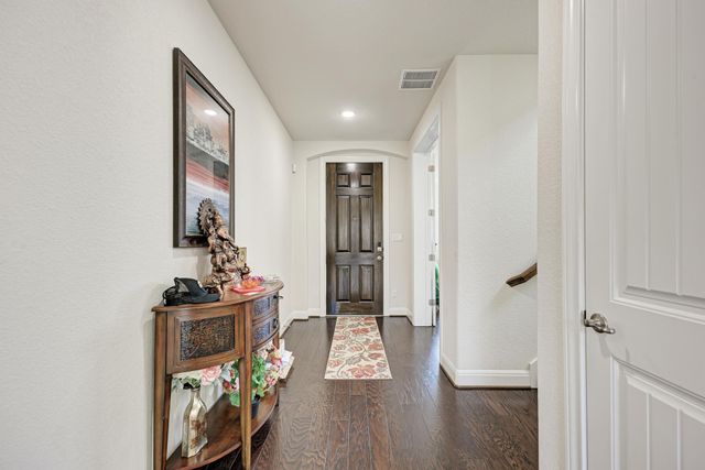 5304 Cipriano DR, Austin, TX 78738