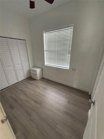 12202 SW 216th St, Miami, FL 33170