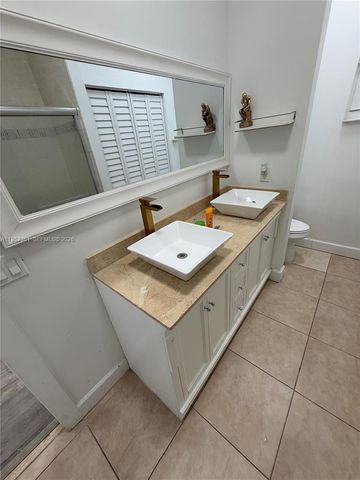 12202 SW 216th St, Miami, FL 33170