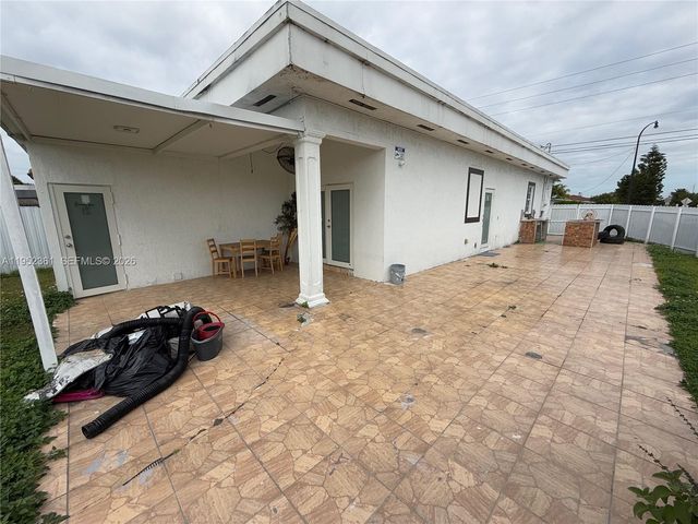 12202 SW 216th St, Miami, FL 33170