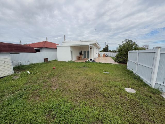 12202 SW 216th St, Miami, FL 33170