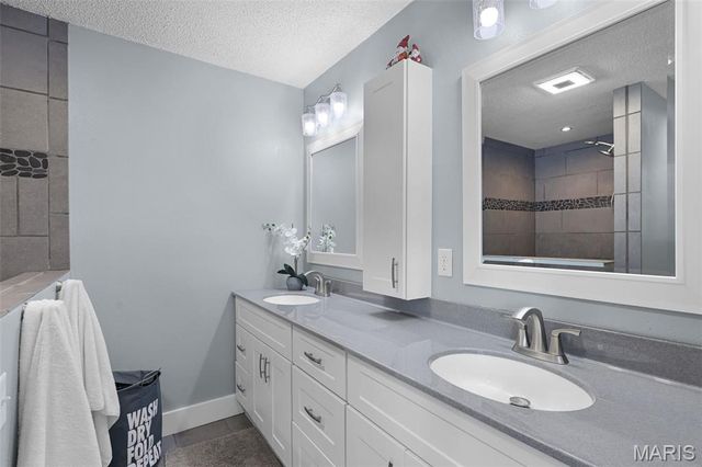 1366 Biscay Drive, Edwardsville, IL 62025