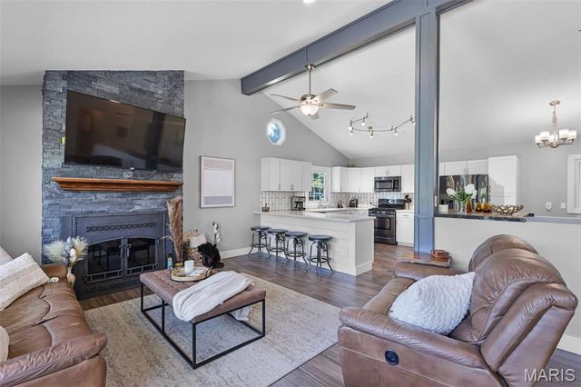 1366 Biscay Drive, Edwardsville, IL 62025