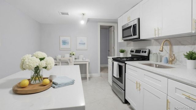 414 E 182nd Street, Bronx, NY 10457