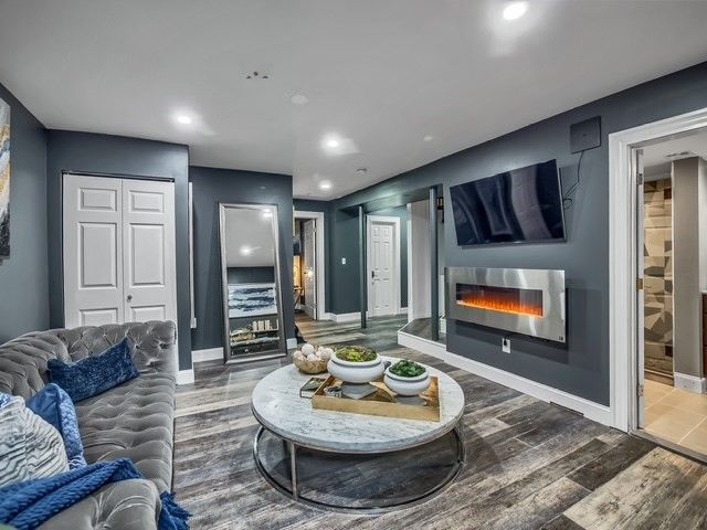 32 Williams St 1, Boston, MA 02446
