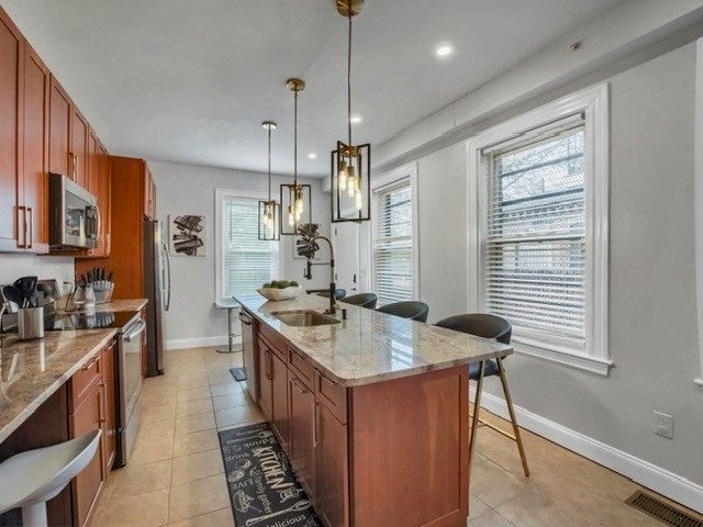 32 Williams St 1, Boston, MA 02446