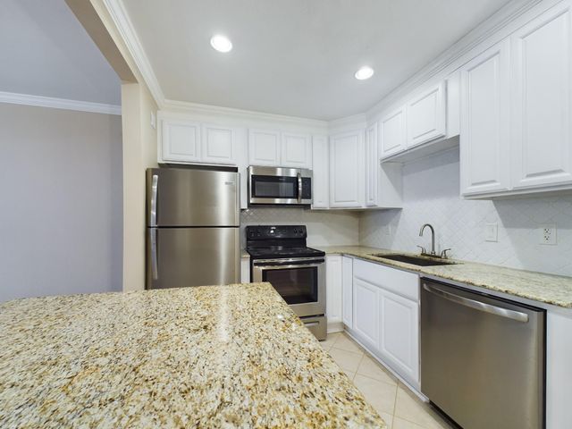 2350 Bering Drive 127, Houston, TX 77057