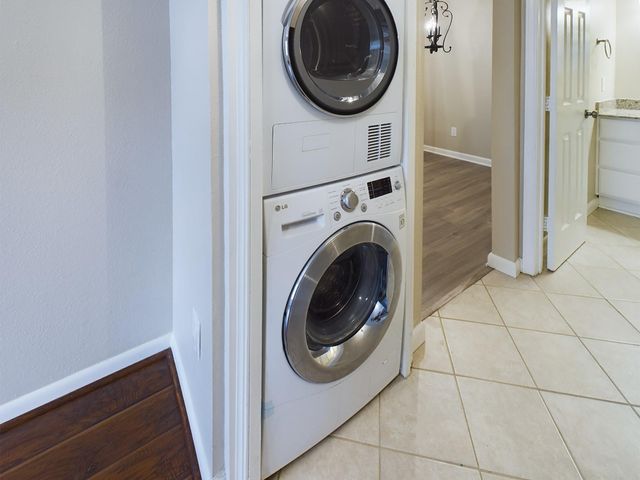 2350 Bering Drive 127, Houston, TX 77057