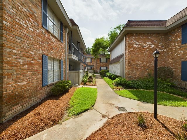 2350 Bering Drive 127, Houston, TX 77057