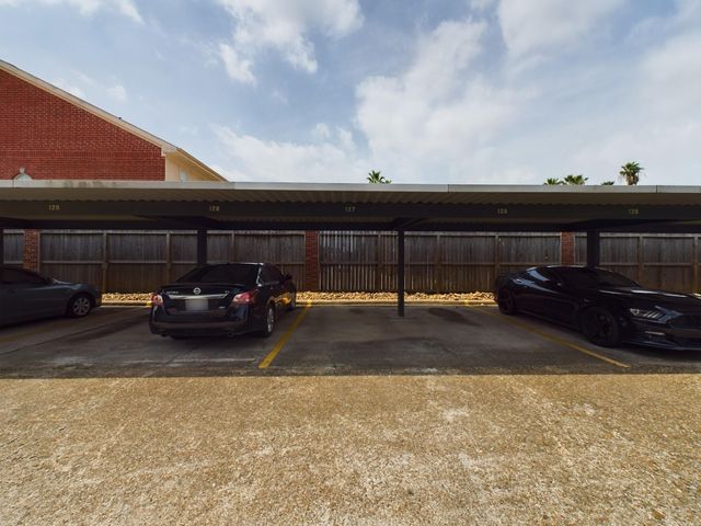 2350 Bering Drive 127, Houston, TX 77057