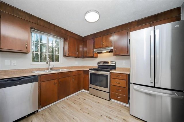 3394 DEARWOOD SW Drive, Lilburn, GA 30047